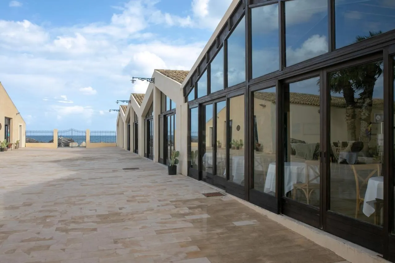 La Tonnara Di Bonagia Resort Valderice 4*,