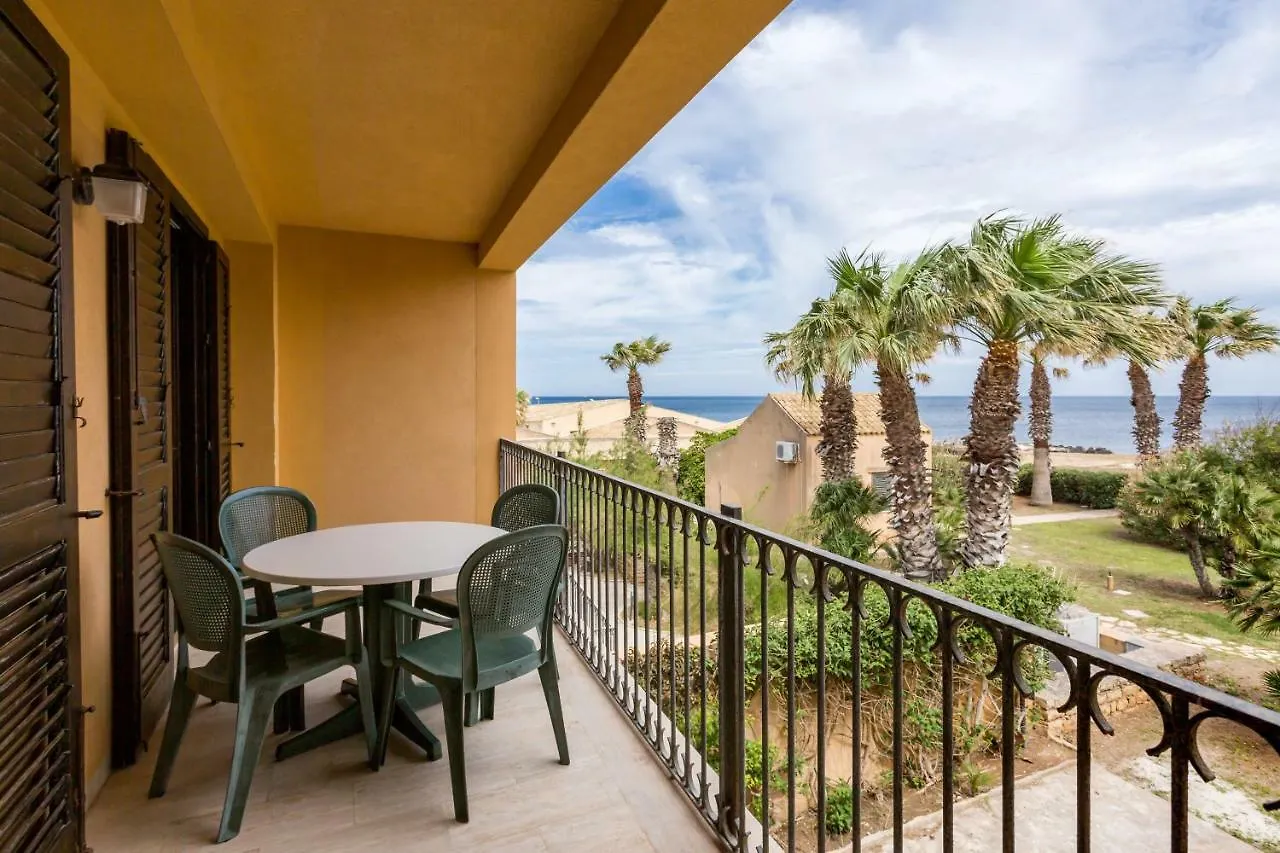 La Tonnara Di Bonagia Resort Valderice 4*,